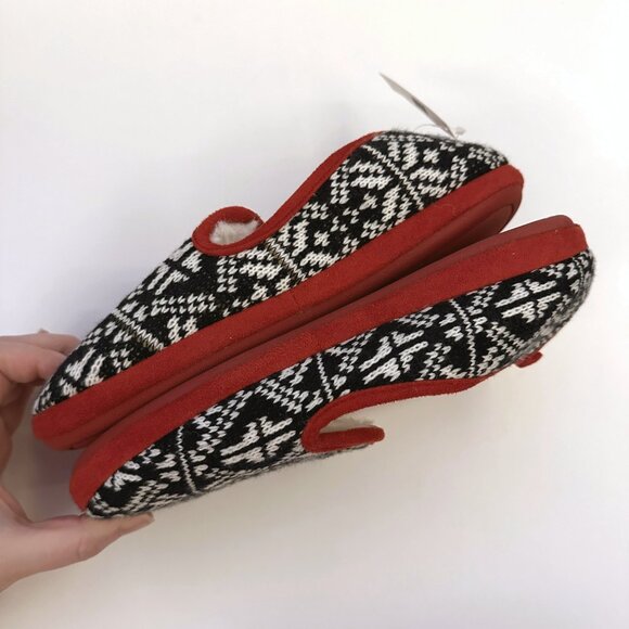 GAP (M) Soft Fair Isle Slippers Knit Faux-Fur Red Black Navy White Size 7 8 7.5 - Picture 11 of 11
